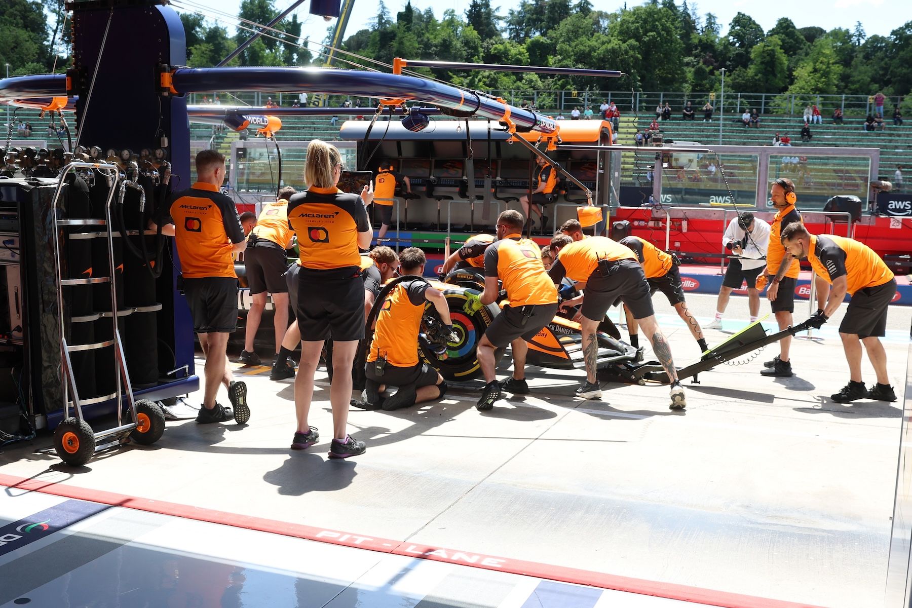 Pit-stop practice in Imola
