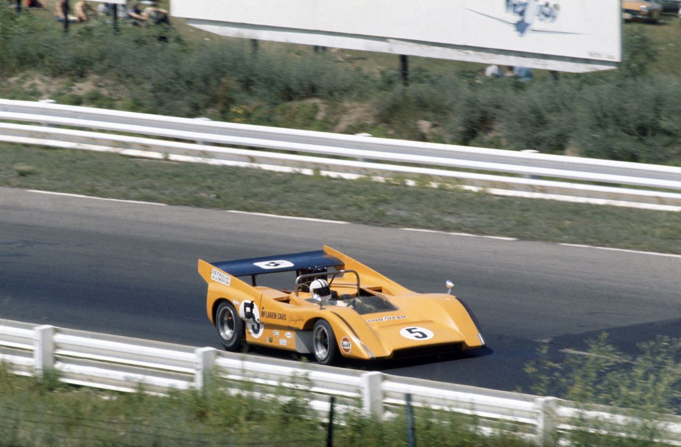 Conheça o carro de rua concebido por Bruce McLaren