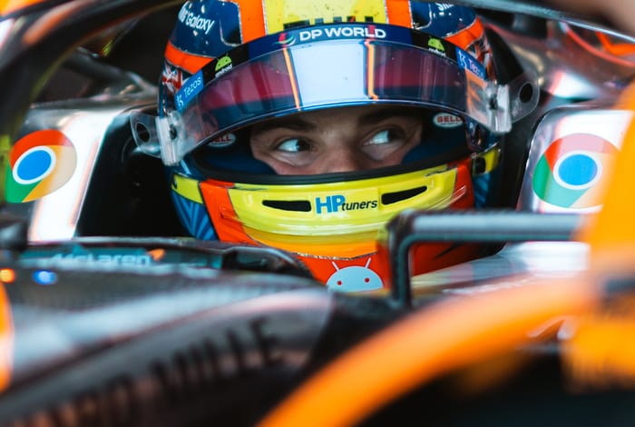 Behind the visor of Oscar Piastri 